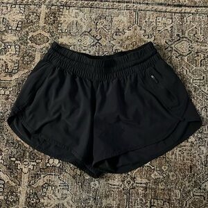 Lululemon Tracker 4 inch short. Size 10